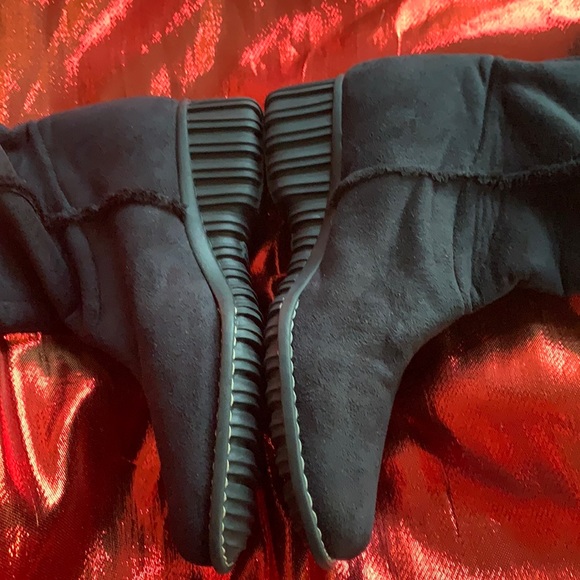 Anne Klein suede boots - Picture 5 of 6